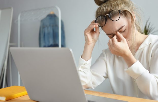 Fatiga ocular digital: cómo proteger tus ojos frente a pantallas