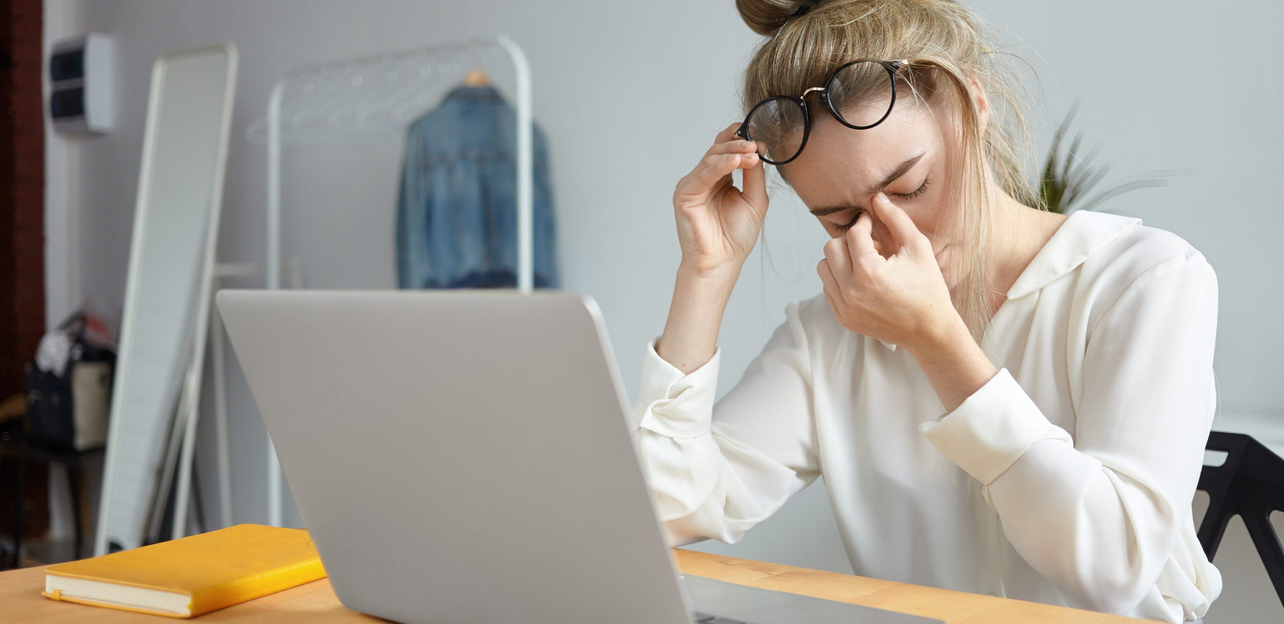 Fatiga ocular digital: cómo proteger tus ojos frente a pantallas