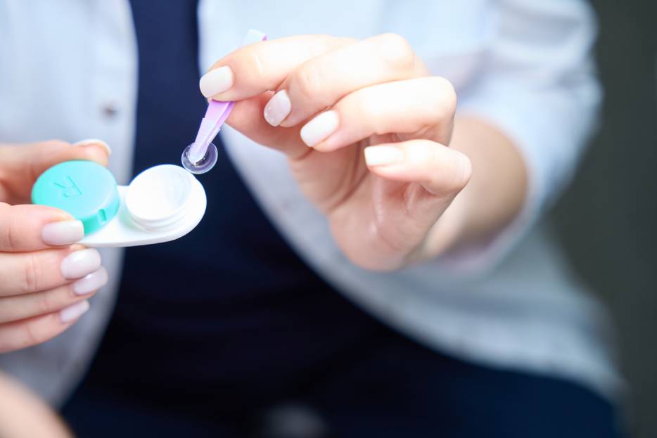 uso correcto de lentes de contacto 